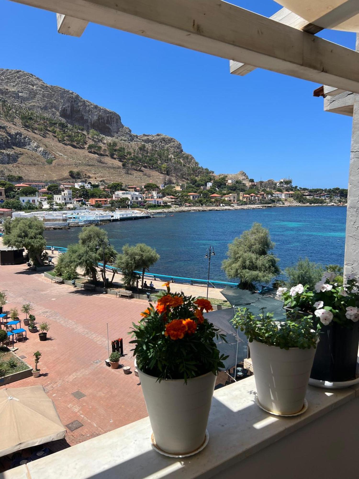 La Piazzetta A Mare House Guest house Sferracavallo